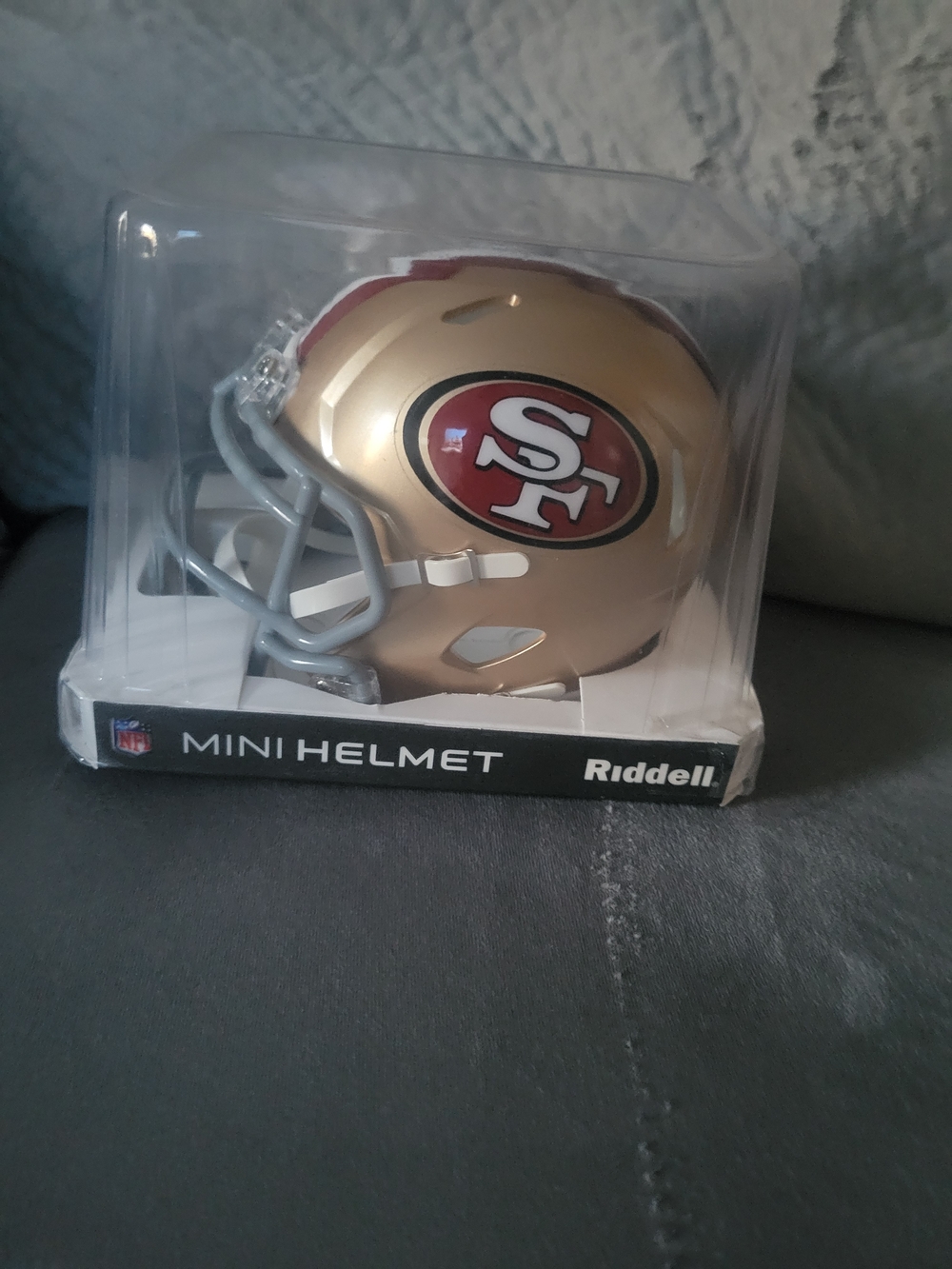 Riddell San Francisco 49ers Gold Mini Helmet - Picture 3 of 3